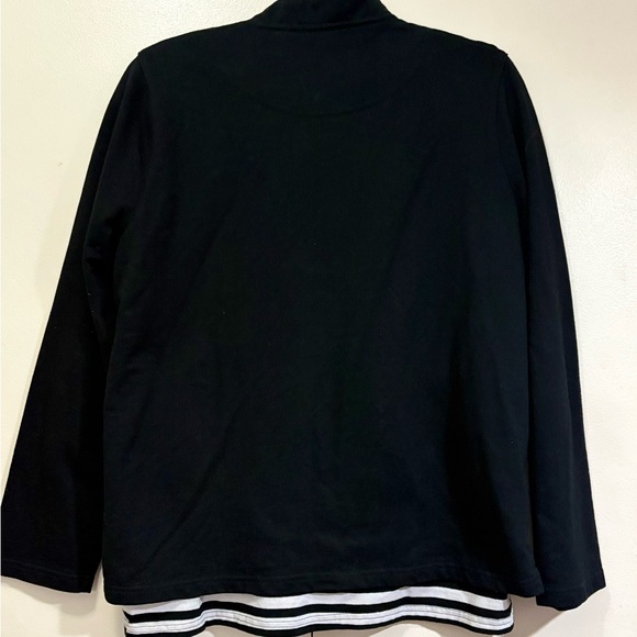 Black Fitted Blazer with Quilted Detailing - Picture 5 of 6